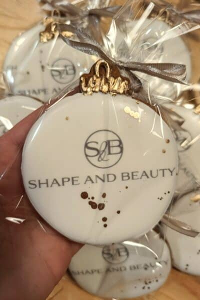 Pierniki świąteczne BOMBKA LOGO 6CM